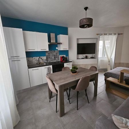 Sarl La Famille 1 Apartment Angoulême Екстериор снимка